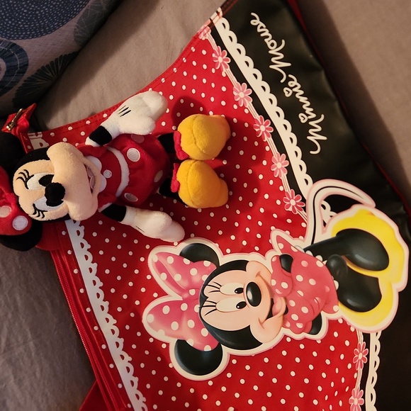 DISNEY Minnie Mouse red tote bag with small Minnie Mouse stuffed character - Picture 16 of 16